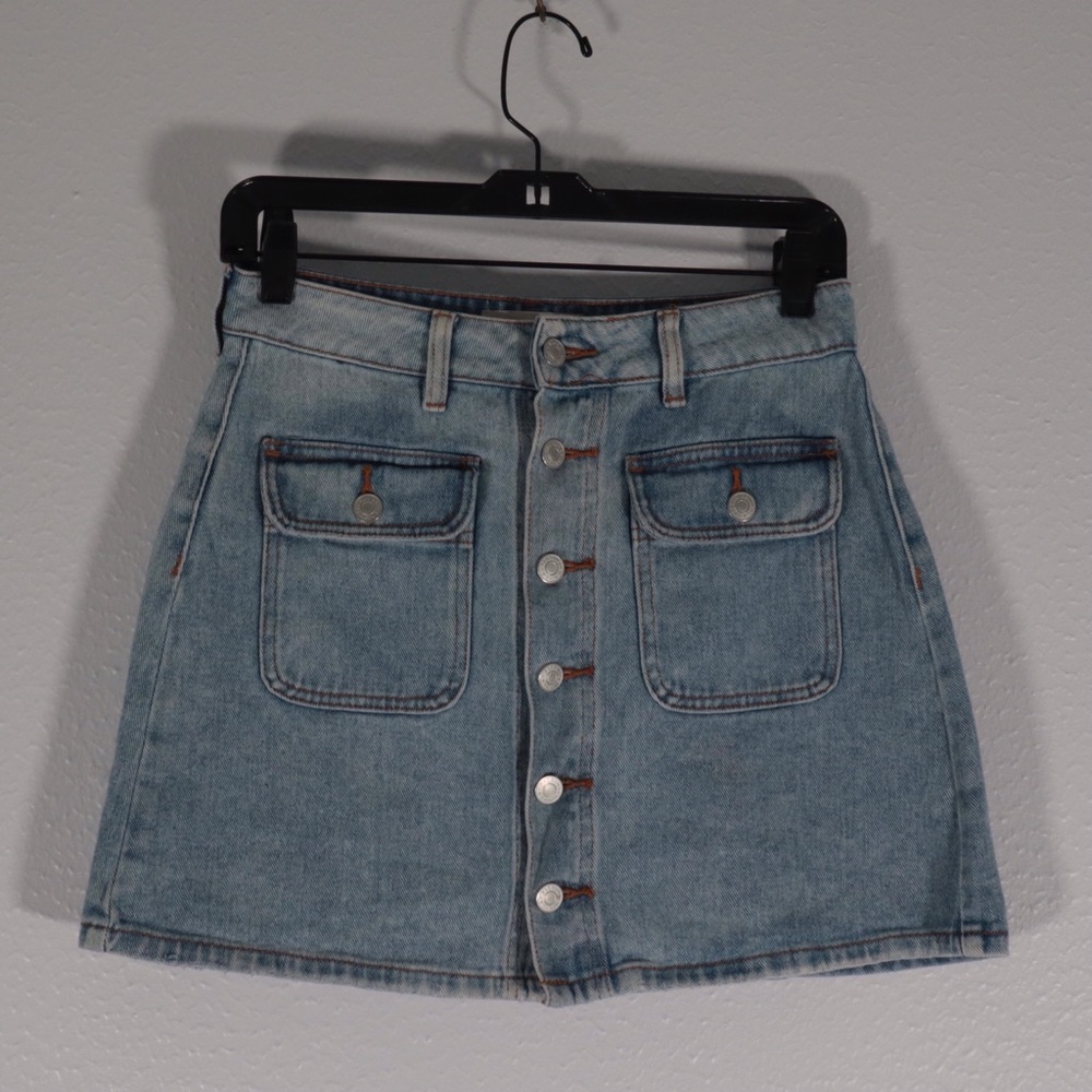 Denim button up mini skirt with front pockets